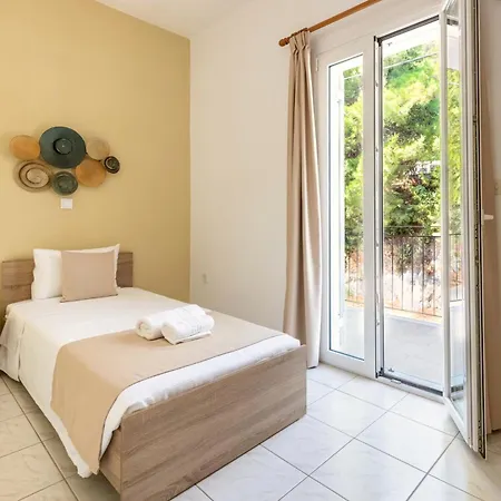 Faro Del Porto アパート