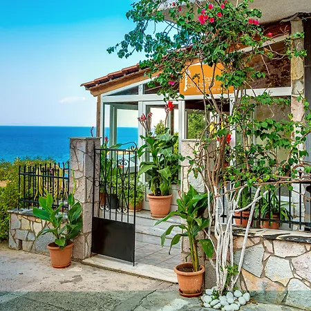 Faro Del Porto Poros (Kefalonia)